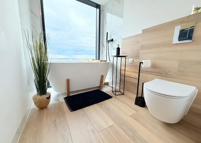 Level Of L U X Ur Y Panorama Xix *